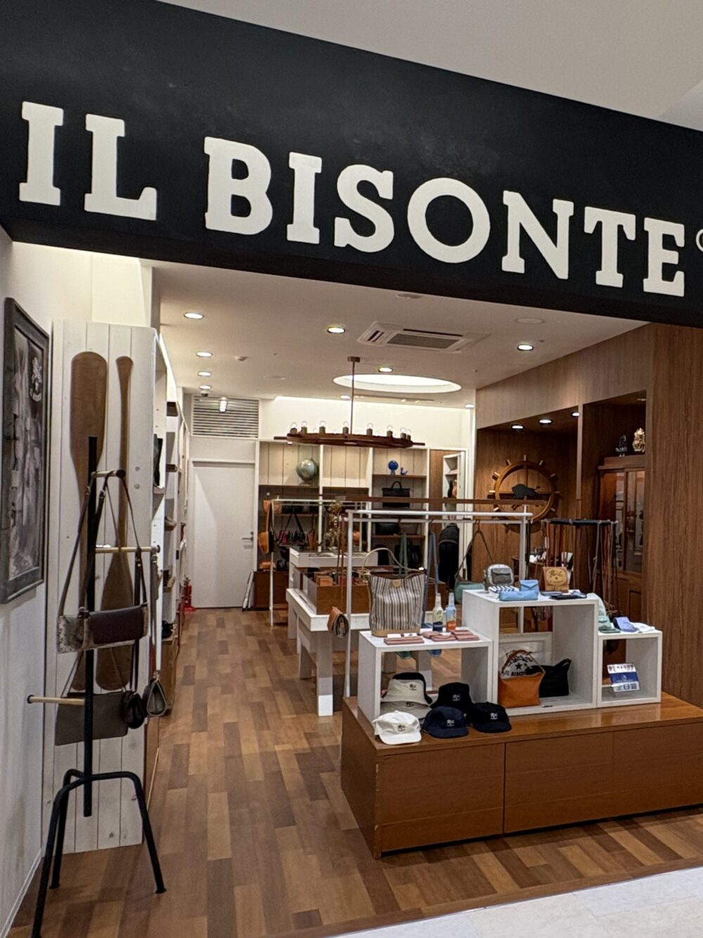 イル ビゾンテ長崎店#2  使うほどに持つ人に馴染む…。浜んまちであなたの生活を彩るレザーアイテムを見つけませんか？